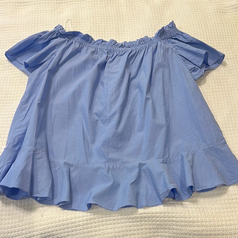 Gibson Latimer Blue Ruffled Short Sleeve Blouse